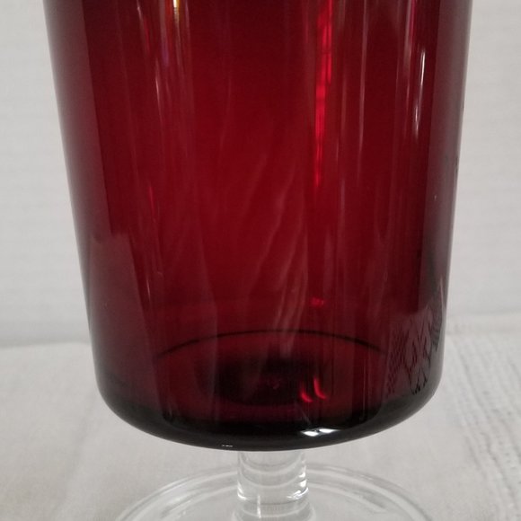 Vintage Cristal D'Arques Durand France Cavalier Ruby Glass Wine Glass - Picture 1 of 4
